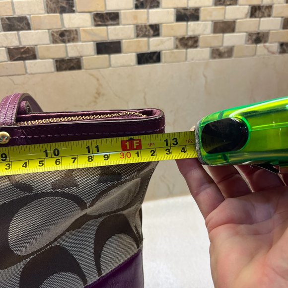 Coach Chelsea Purse tote bag zipper top No D0868-1242 Orchid color inside EUC - Picture 12 of 12